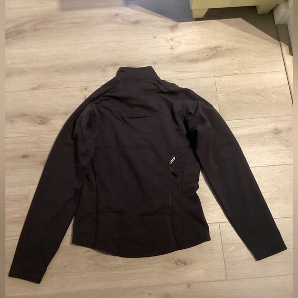 Patagonia, 1/2 zip activewear size S - Picture 2 of 6